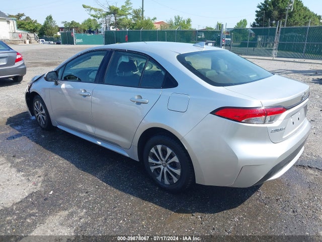 Toyota COROLLA LE 2022 JTDEAMDE4NJ043242 Image 3