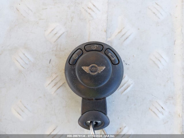 2011 MINI COOPER WMWSU3C52BT092930 Photo 10