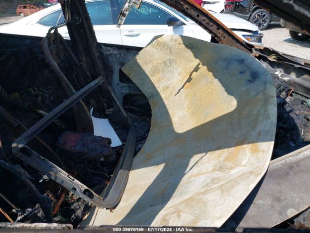 2T3RFREV3JW818477 Toyota Rav4 Xle