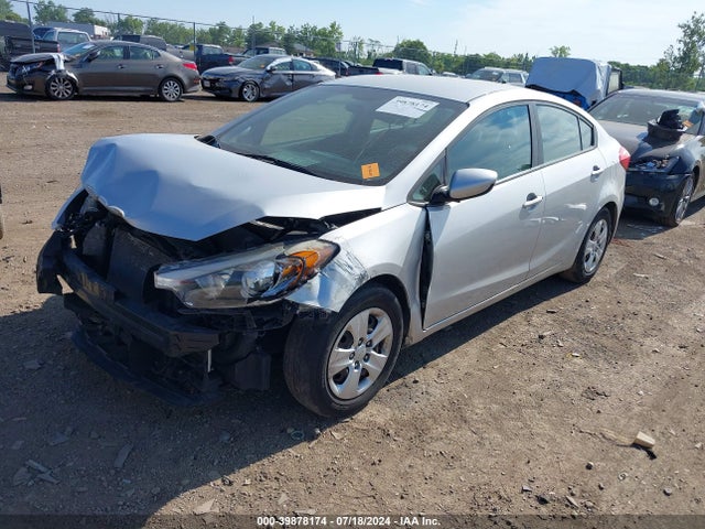 KIA FORTE LX 2016 KNAFK4A62G5567593 Image 2