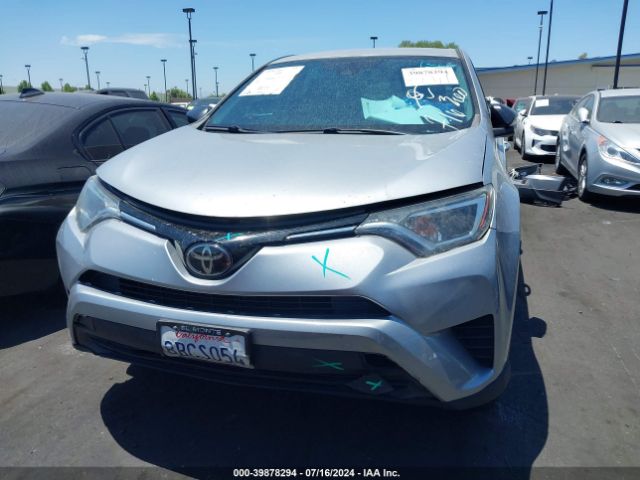 2T3ZFREVXJW417704 Toyota RAV4 LE