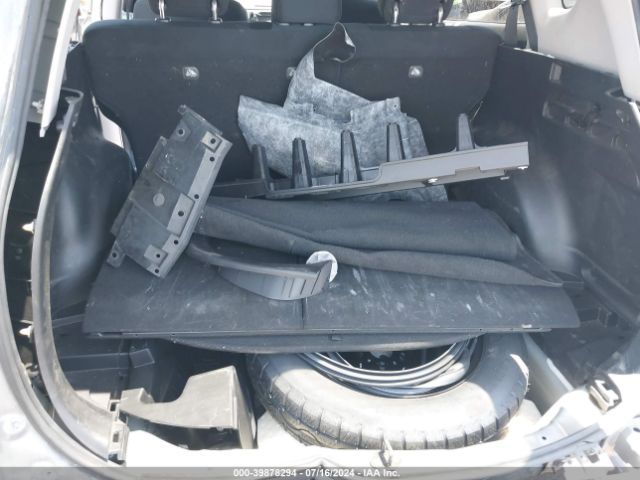 2T3ZFREVXJW417704 Toyota RAV4 LE
