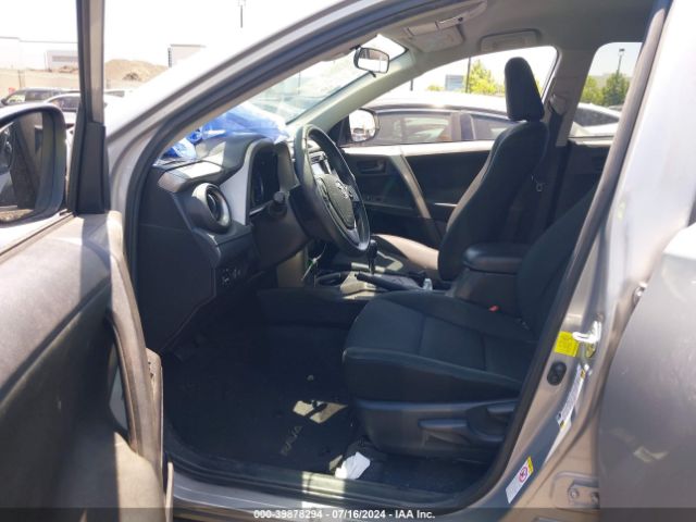 2T3ZFREVXJW417704 Toyota RAV4 LE