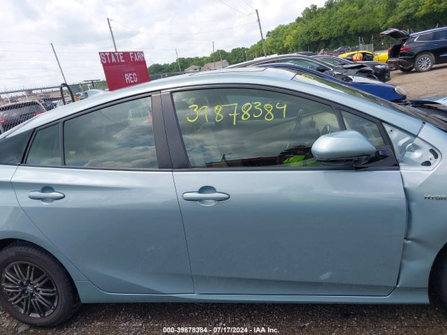 Toyota Prius Three 2016 JTDKARFU4G3516472 Image 13