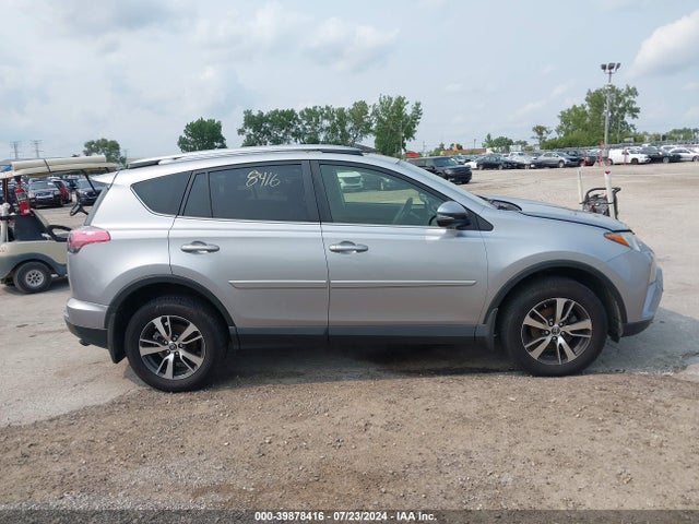 Toyota Rav4 Xle 2018 JTMRFREV7JD241126 Image 13