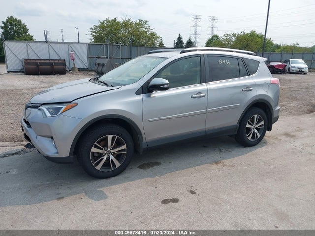 Toyota Rav4 Xle 2018 JTMRFREV7JD241126 Image 2