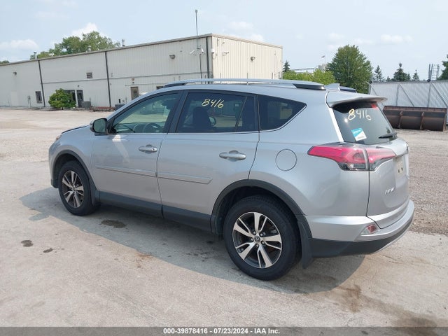 Toyota Rav4 Xle 2018 JTMRFREV7JD241126 Image 3