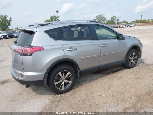 Toyota Rav4 Xle 2018 JTMRFREV7JD241126 Image 4