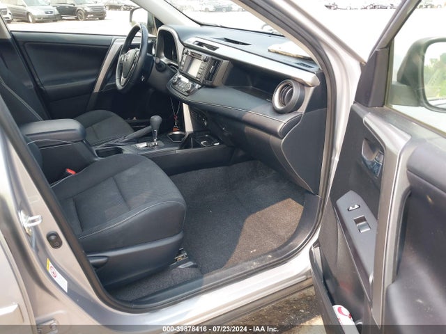 Toyota Rav4 Xle 2018 JTMRFREV7JD241126 Image 5