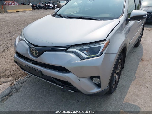 Toyota Rav4 Xle 2018 JTMRFREV7JD241126 Image 6