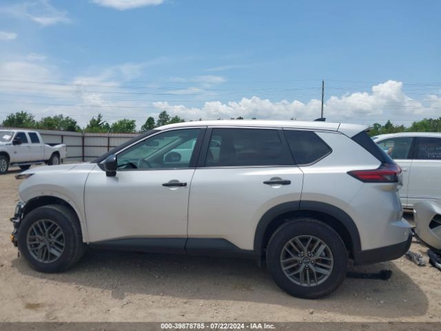 5N1BT3AAXRC673930 Nissan Rogue S Fwd
