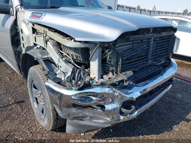 3C6UR5DLXMG522880 RAM 2500 Big Horn  4x4 6'4 Box