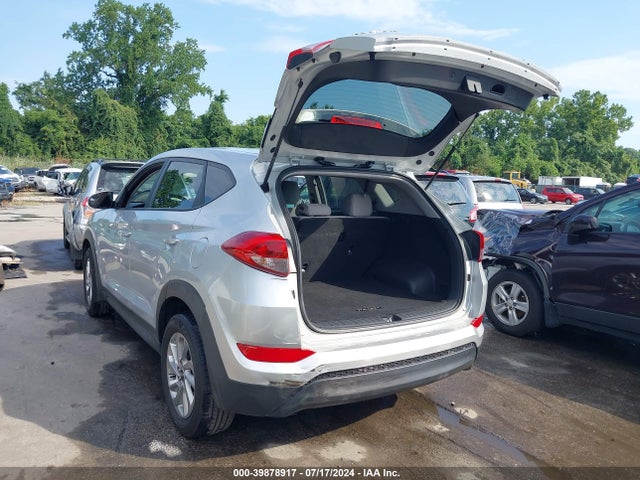 Hyundai TUCSON SE 2018 KM8J2CA43JU818099 Image 3