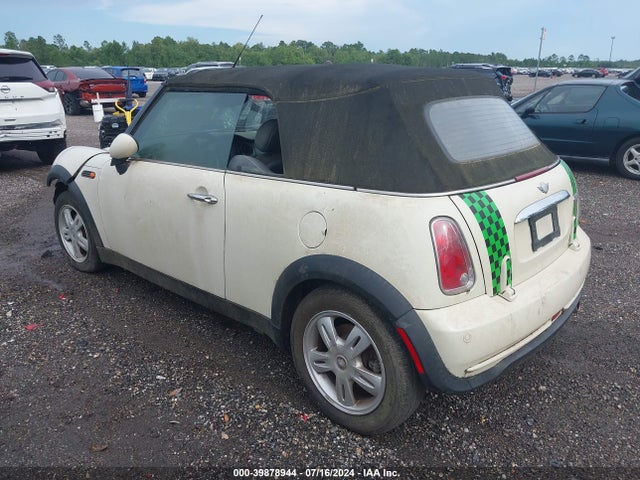 2006 MINI COOPER WMWRF33556TG14581 Photo 2