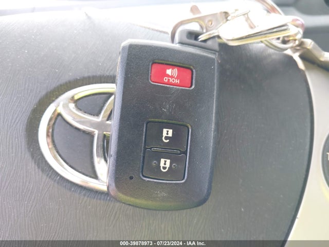 Toyota Prius C Four 2014 JTDKDTB39E1060026 Image 11