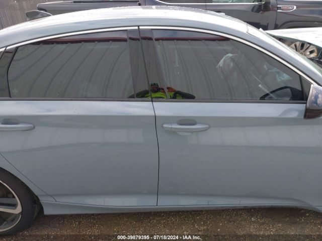 1HGCV3F22NA045842 Honda Accord Hybrid Sport