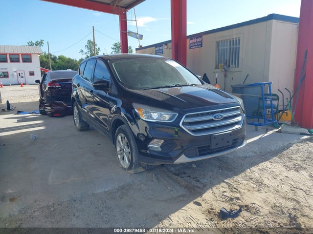 Ford ESCAPE SE 2017 1FMCU0GD3HUD78100 Image 1