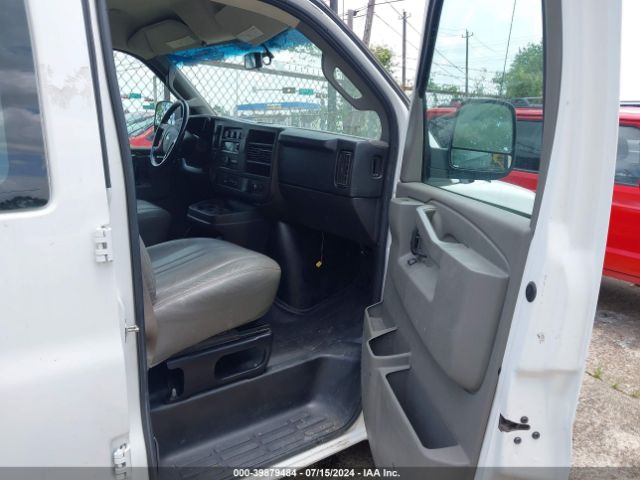 1GCWGAFGXJ1175917 Chevrolet Express 2500 Work Van