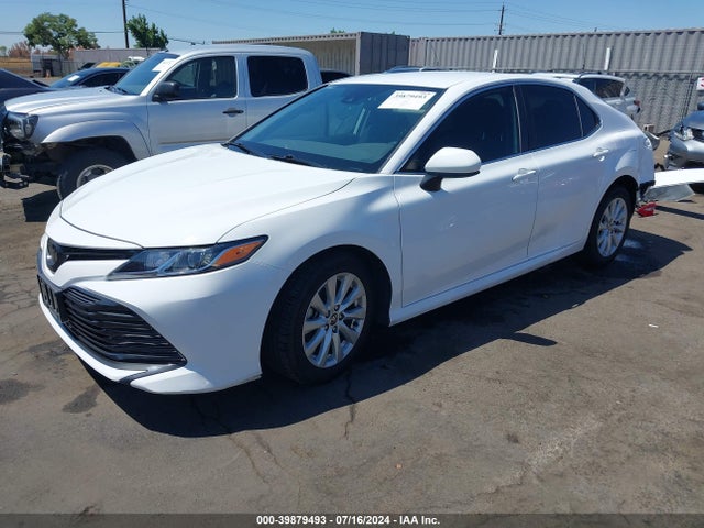 Toyota CAMRY LE 2020 4T1C11AK3LU962656 Image 2