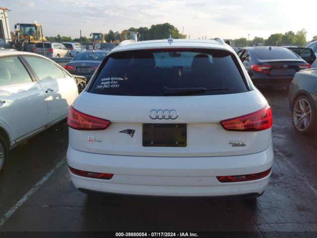 WA1JCCFS0HR010681 Audi Q3 2.0t Premium