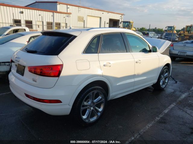 WA1JCCFS0HR010681 Audi Q3 2.0t Premium