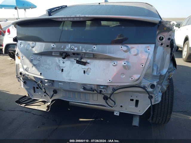 Toyota Prius Three 2018 JTDKARFU3J3065400 Image 6