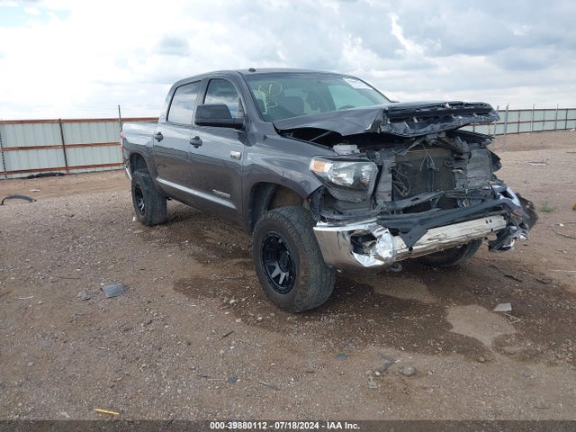 Toyota Tundra Sr5 5.7l V8 2017 5TFDW5F14HX624075 головне зображення