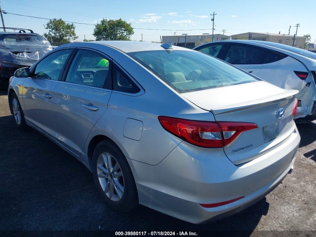 Hyundai SONATA SE 2015 5NPE24AF1FH013779 Image 3