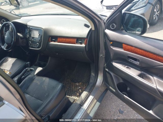 JA4AZ3A36FZ002516 Mitsubishi Outlander Se