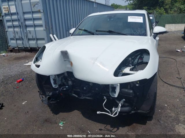 WP1AA2A58JLB18223 Porsche Macan Sport Edition