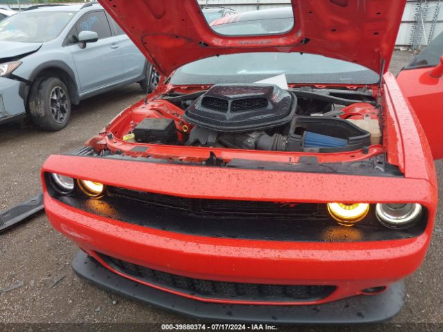 2C3CDZFJ2GH283212 Dodge Challenger 392 Hemi Scat Pack Shaker