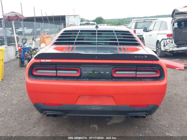 2C3CDZFJ2GH283212 Dodge Challenger 392 Hemi Scat Pack Shaker