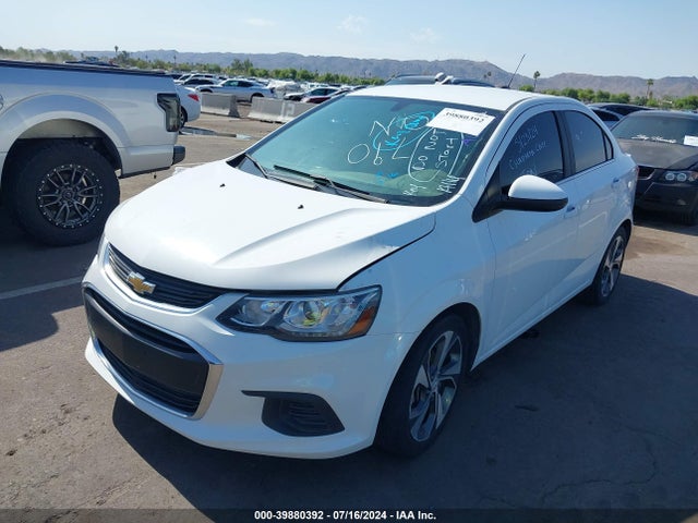 Chevrolet Sonic Premier Auto 2018 1G1JF5SB7J4105569 Image 2