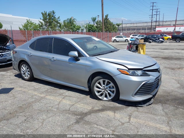 Toyota CAMRY LE 2022 4T1C11AK4NU646413 zdjęcie główne