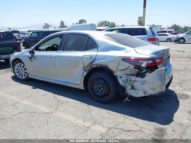 Toyota CAMRY LE 2022 4T1C11AK4NU646413 Image 3