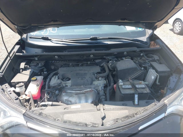 Toyota RAV4 LE 2018 2T3BFREV6JW856898 Image 10