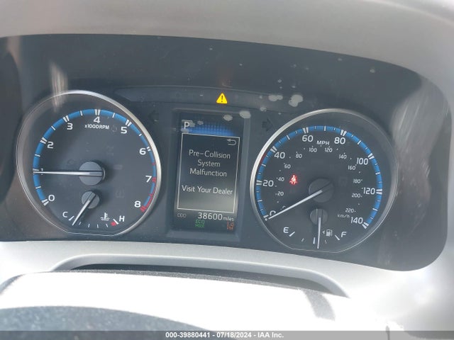 Toyota RAV4 LE 2018 2T3BFREV6JW856898 Image 15