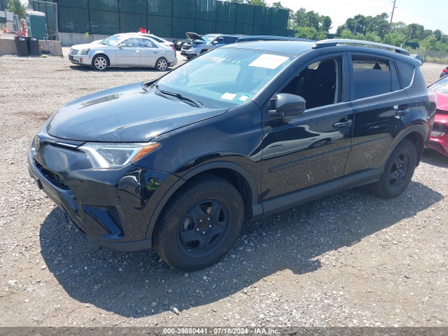 Toyota RAV4 LE 2018 2T3BFREV6JW856898 Image 2