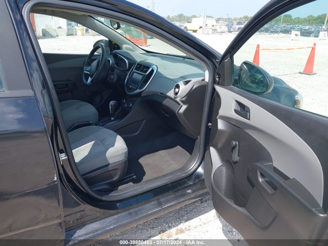 Chevrolet Sonic Ls Auto 2017 1G1JB5SH6H4137567 Image 5