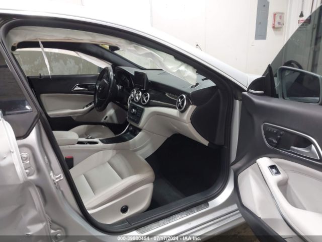 WDDSJ4GB6EN133057 Mercedes-Benz CLA 250 4MATIC