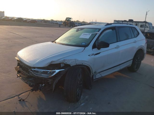 3VVCB7AX1NM062783 Volkswagen Tiguan 2.0t Se R-line Black