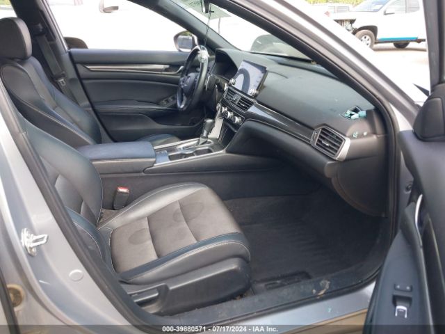 1HGCV1F32JA028448 Honda Accord Sport