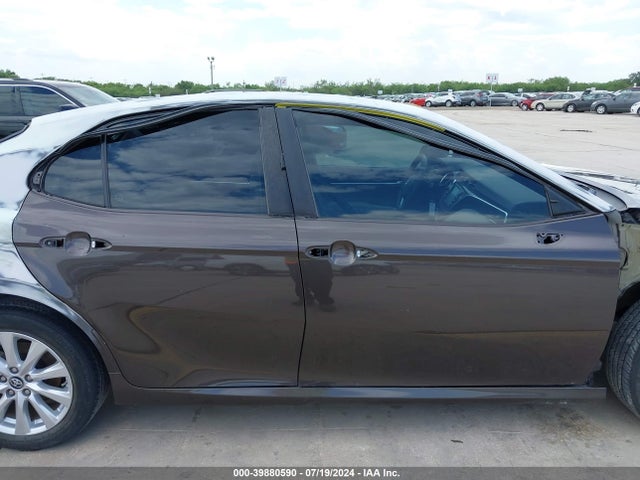 Toyota CAMRY LE 2018 4T1B11HK3JU044372 Image 14