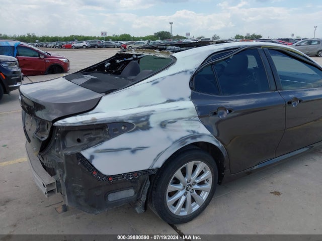 Toyota CAMRY LE 2018 4T1B11HK3JU044372 Image 18