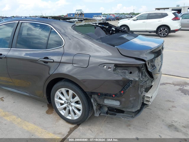Toyota CAMRY LE 2018 4T1B11HK3JU044372 Image 19