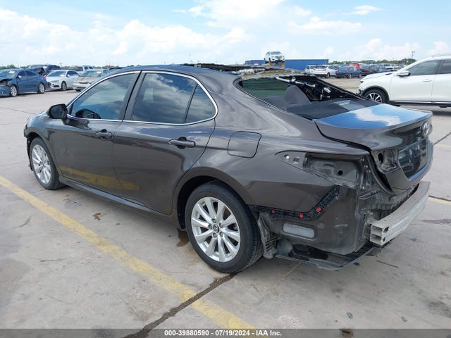 Toyota CAMRY LE 2018 4T1B11HK3JU044372 Image 3