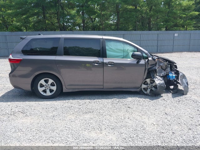 Toyota Sienna L 2020 5TDZZ3DC0LS064107 Image 13