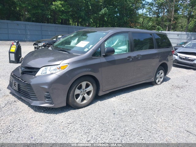Toyota Sienna L 2020 5TDZZ3DC0LS064107 Image 2
