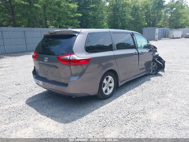 Toyota Sienna L 2020 5TDZZ3DC0LS064107 Image 4