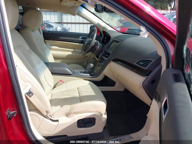 2LMHJ5FK2EBL53075 Lincoln MKT